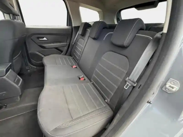 Dacia Duster 1.5 blue dci 115ch  journey 4x4 — photo 28