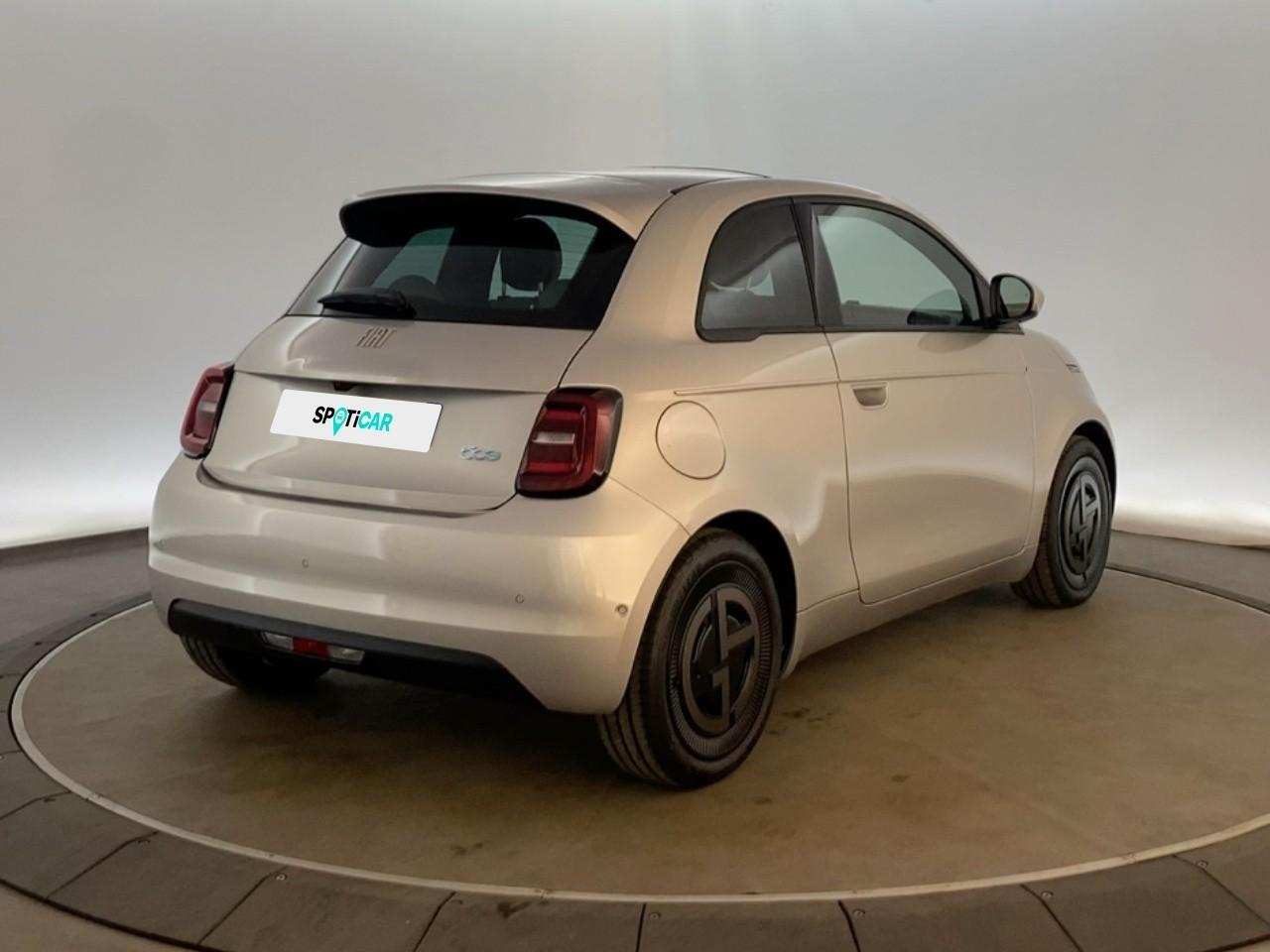 Fiat 500 e 118 ch giorgio armani collector's edition — photo 7