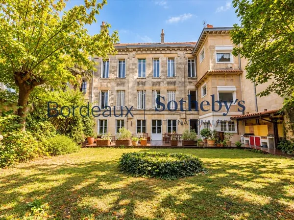 Appartement 8 pièces 255 m²