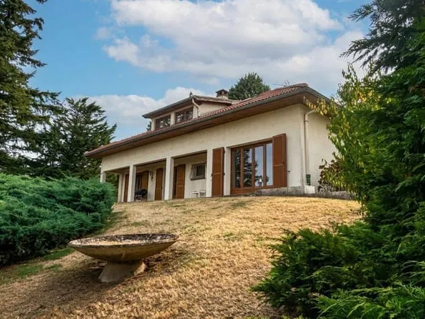 Maison 5 pièces 201 m²
