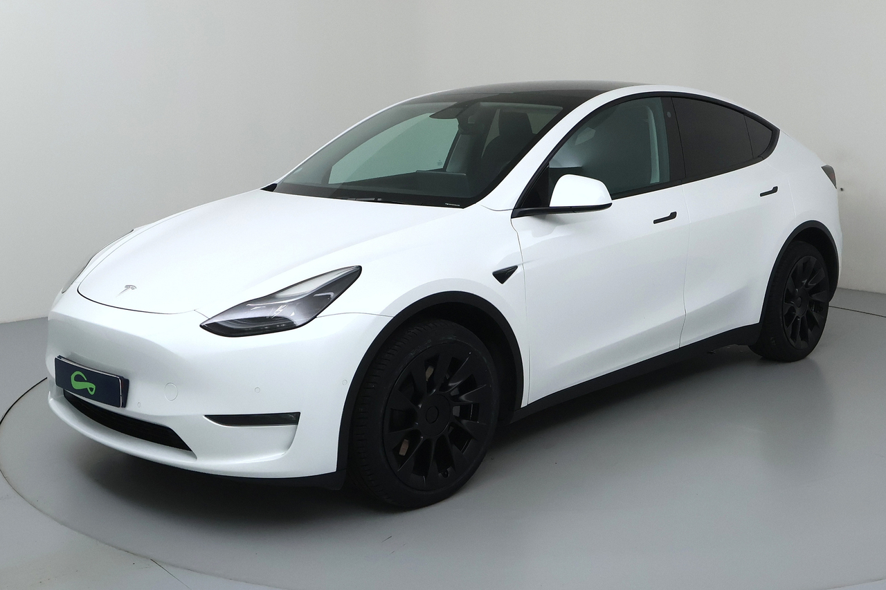 Tesla MODEL Y — photo 1