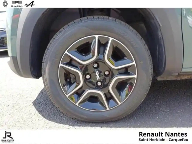 Dacia Spring 45ch expression - chargeur combo dc 30kw — photo 9