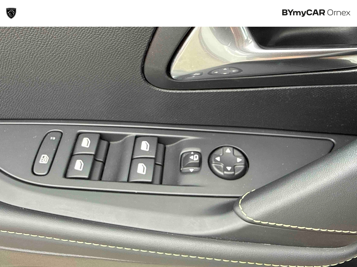 Peugeot 208 PureTech 100 S&amp;S EAT8 — photo 20