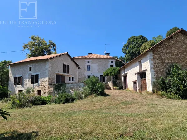 2 maisons et grange sur 1,4 ha