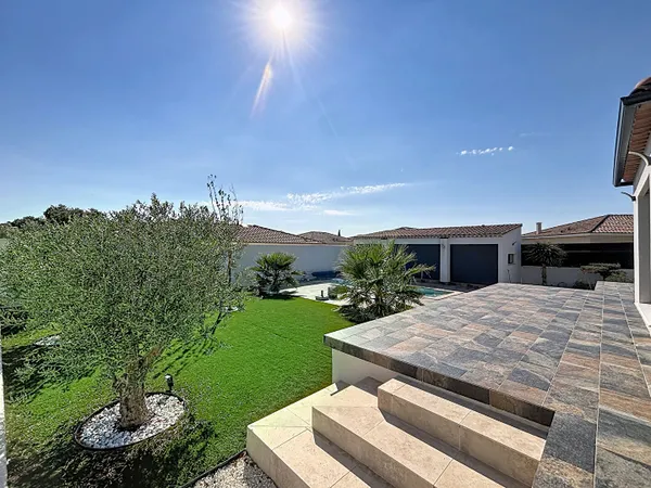Lançon-de-Provence , Maison neuve plain-pied 118 m² | Prestations haut de gamme | Piscine & Poolhous