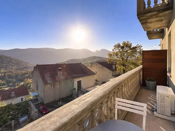 VENTE F2 AU COEUR DU VILLAGE D'EVISA