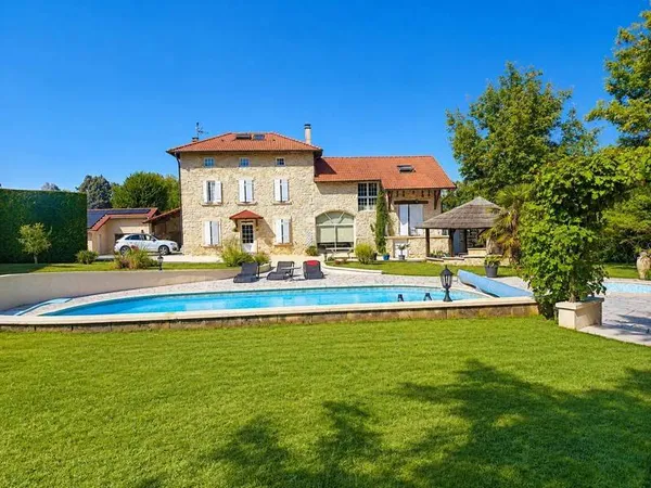 Maison 8 pièces 200 m²