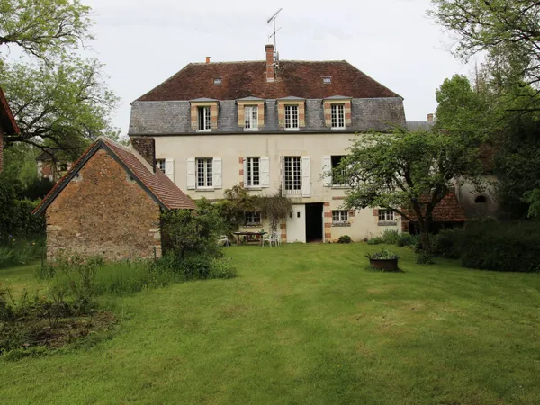 Ancien moulin du 18ème siècle et son parc de 7000 m²