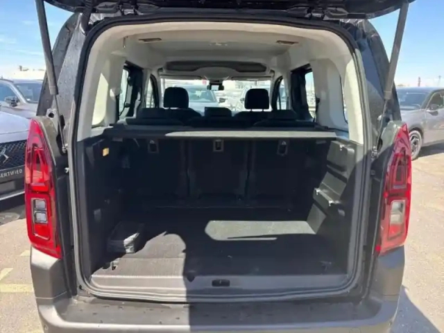 Citroën Berlingo taille m - 1.5 bluehdi 130ch s&amp;s plus eat8 5 places n-1 — photo 6