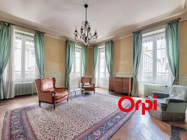 Appartement 5 pièces 202 m²