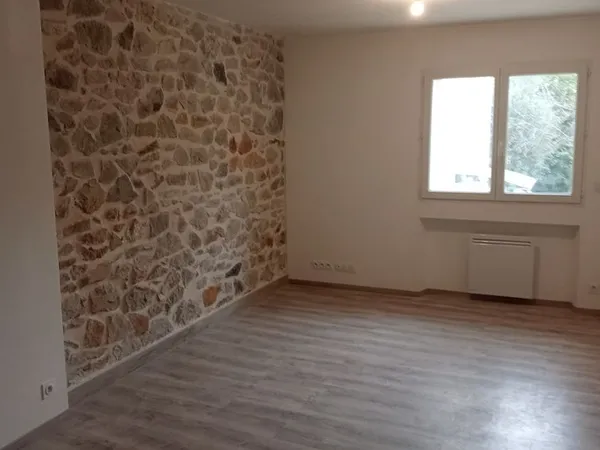 Studio de Standing proche centre-ville, très calme.