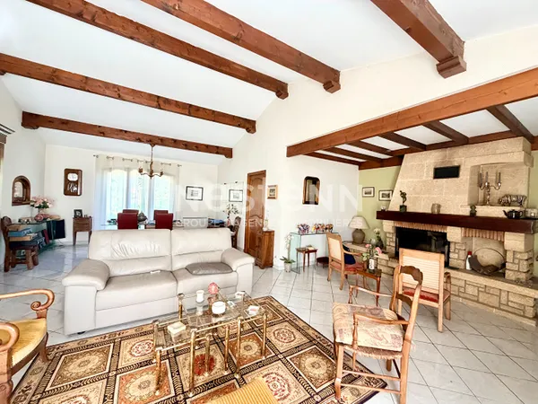 PESSAC-MAGONTY - Maison traditionnelle- Plain pied - 126m2 - 3ch - Jardin - Garage