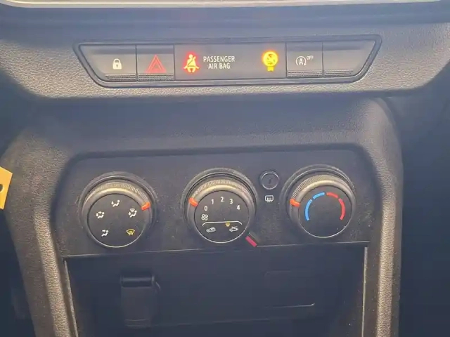 Dacia Sandero sce 65 — photo 38