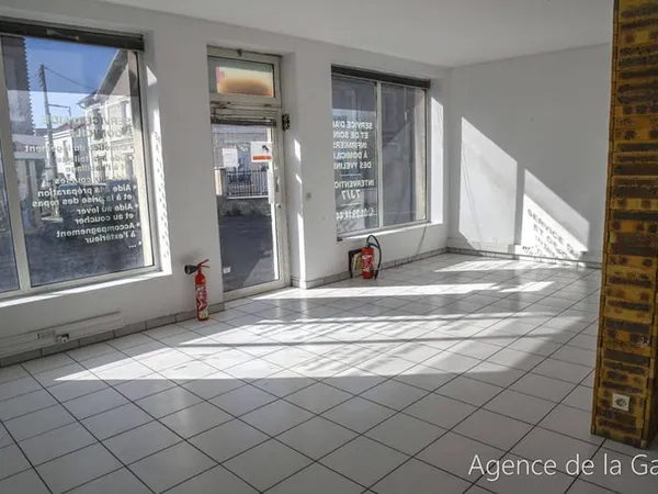 Local commercial 180 m²