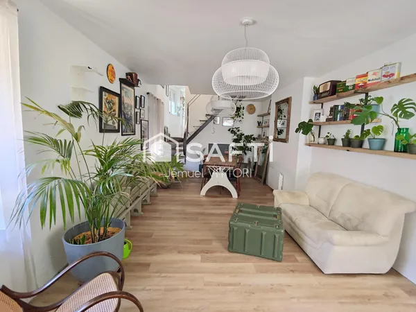 Maison en pierre, 2 chambres, entièrement rénovée