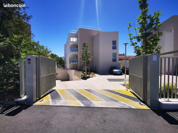 Bel appartement T3 meublé de 65 m² avec balcon 8m² et garage PMR à Pierre-Bénite