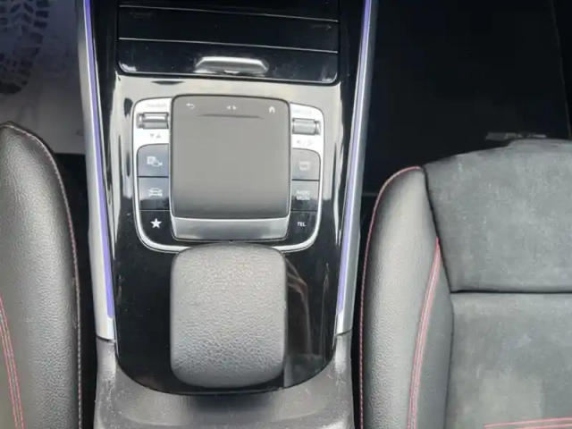 Mercedes Glb 200 amg line — photo 16