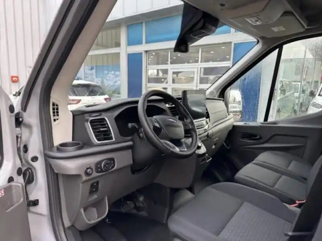 Ford Transit 2t fg t350 l2h2 2.0 ecoblue 130ch bva8 limited — photo 10