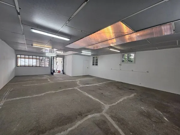 Local d'activité 360 m²