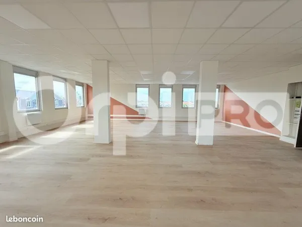 Bureau 115 m²