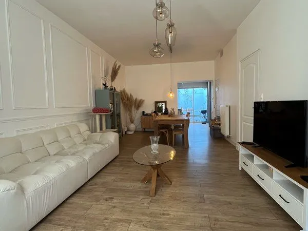 Maison mitoyenne entièrement rénovée - Quartier Remicourt