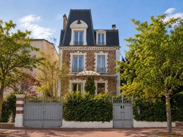 Colombes Hoche - Elégante maison bourgeoise 5 chambres avec dépendance et jardin