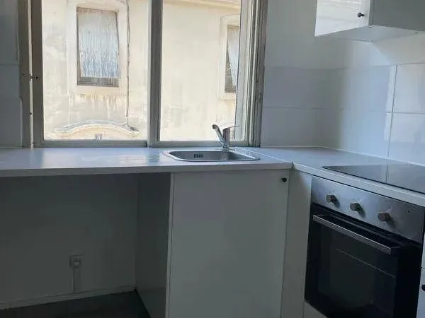 Grand F2 46m² entièrement rénové très lumineux