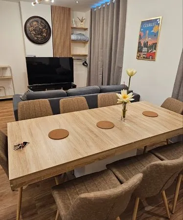 Superbe maison de 240 m² entièrement rénovée - Idéale pour 4 familles ou 3 familles avec activité pr