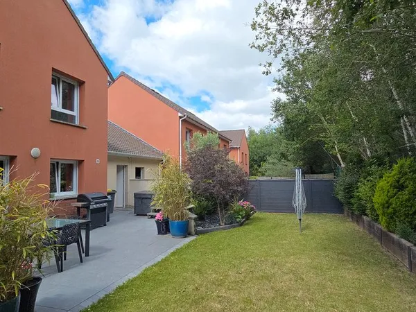 Maison individuelle 91 m² - 3 chambres - Jardin et garage