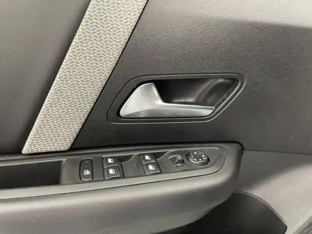 Citroën C4 puretech 130 s&amp;s eat8 — photo 32