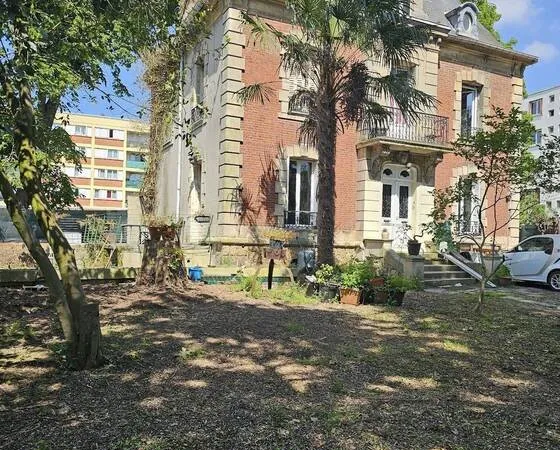 Maison 280 m²