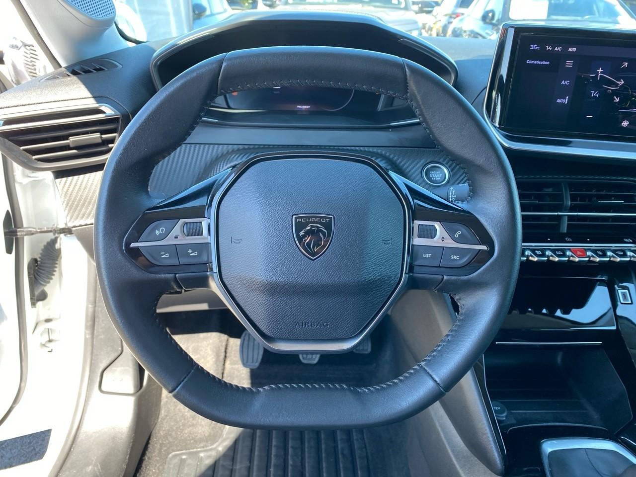 Peugeot 208 1.2 puretech 100ch s&s allure — photo 13