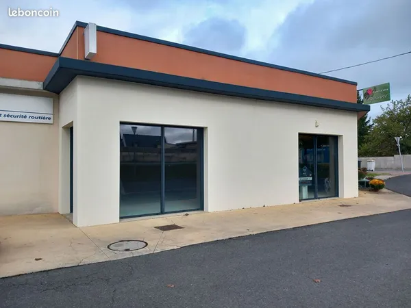 Local commercial 148 m² NAINTRE