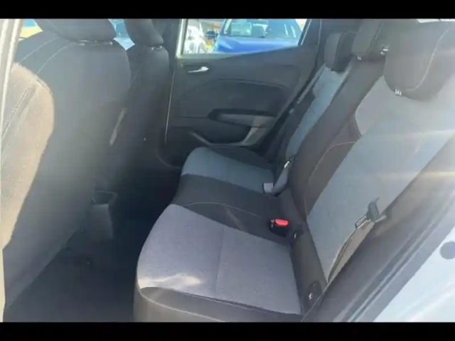 Renault Clio 1.5 blue dci 100ch evolution - 24 — photo 11