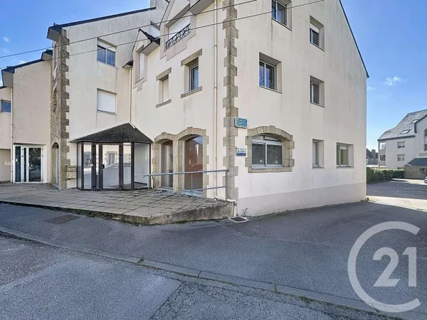 Local 7 pièces 122 m²