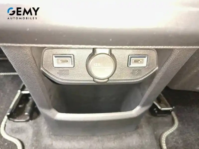 Peugeot 3008 hybrid 136 e-dcs6 — photo 13