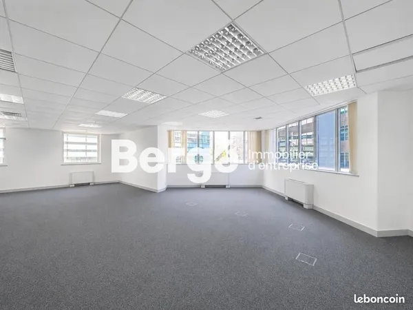 Bureau 253 m²