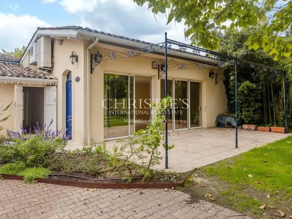 Maison de plain-pied 8 pièces 204 m²