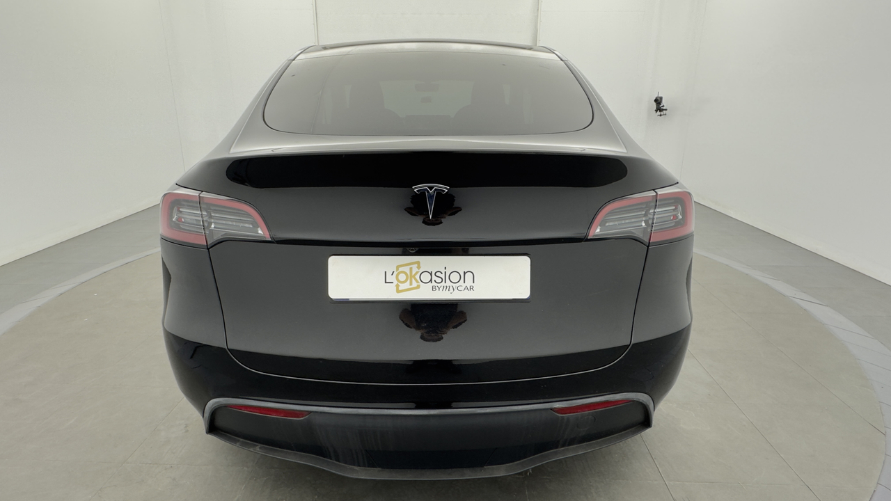 Tesla MODEL Y Standard RWD — photo 4