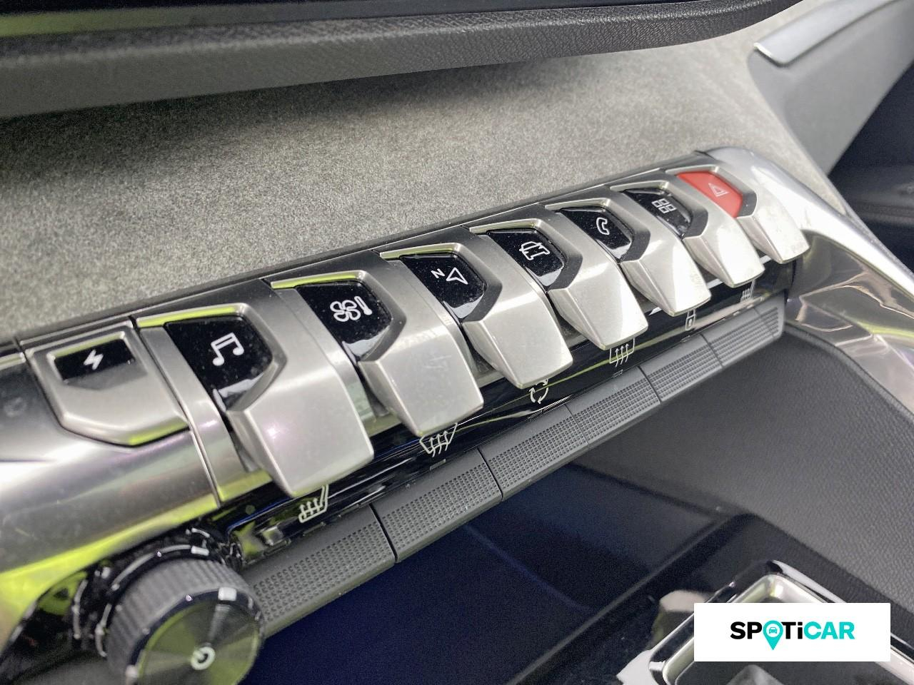 Peugeot 3008 plug-in hybrid4 300ch gt e-eat8 — photo 15