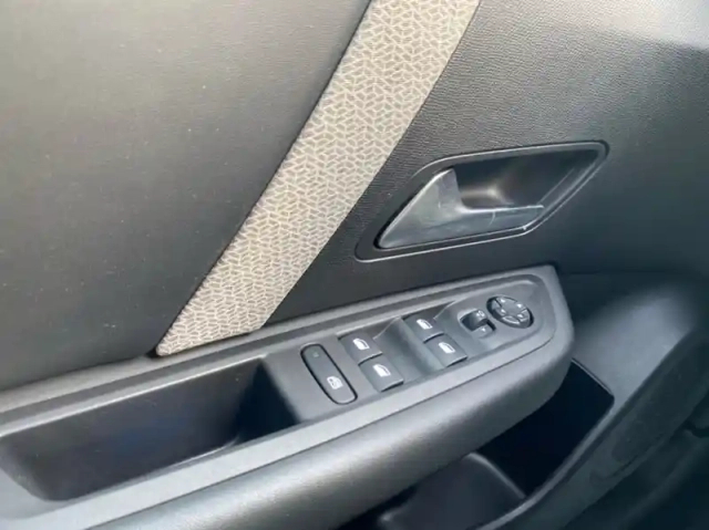 Citroën C4 bluehdi 130ch s&amp;s feel pack eat8 120g — photo 6