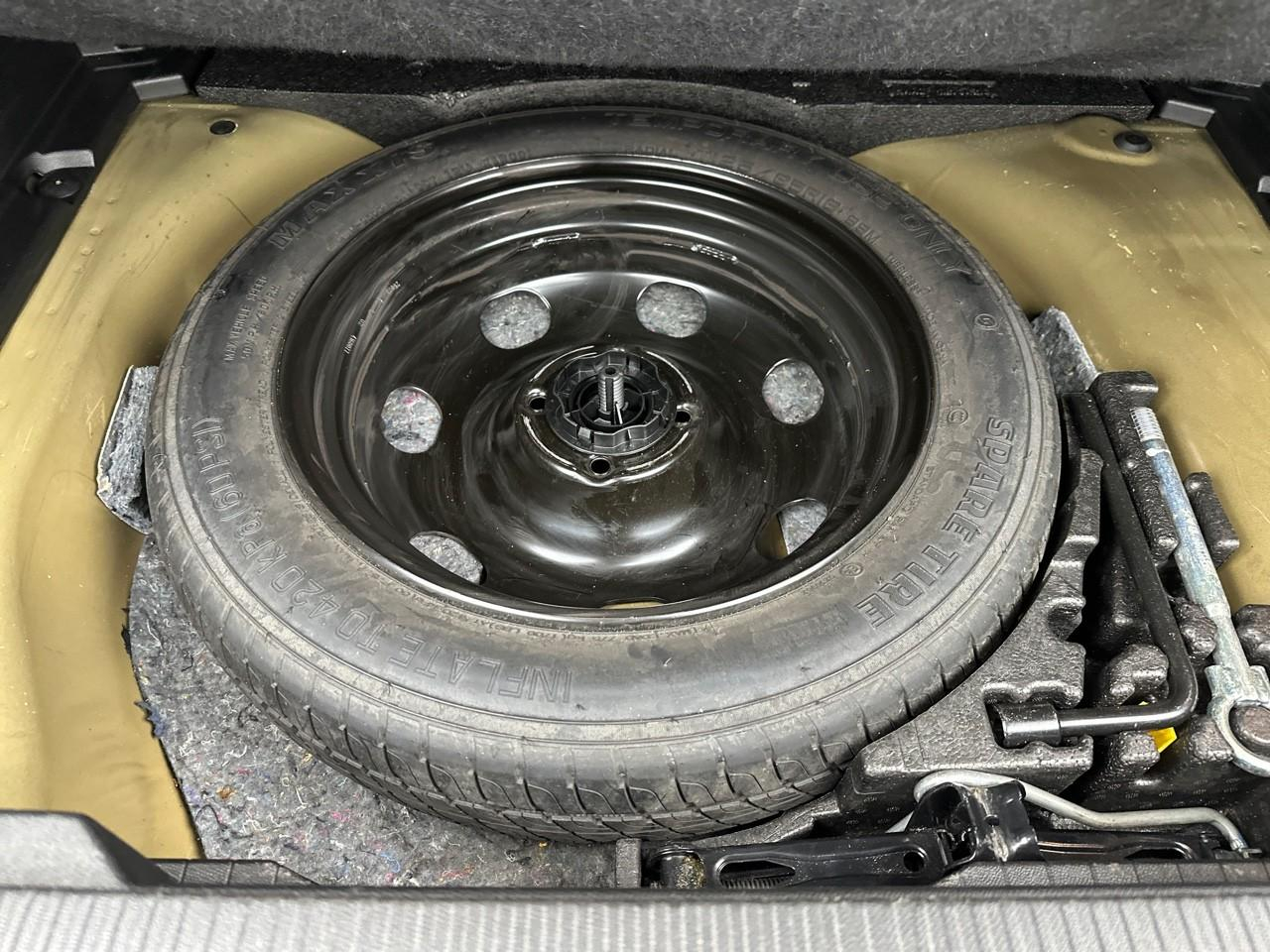 Peugeot 2008 puretech 130 s&s eat8 allure pack — photo 35