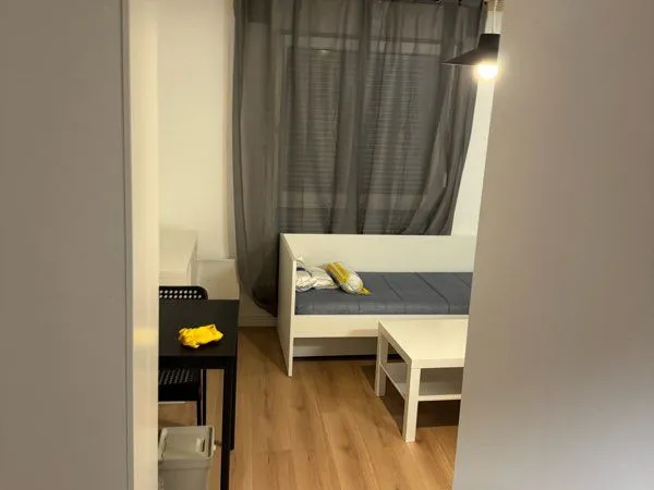 Studio refait à neuf vendu louer