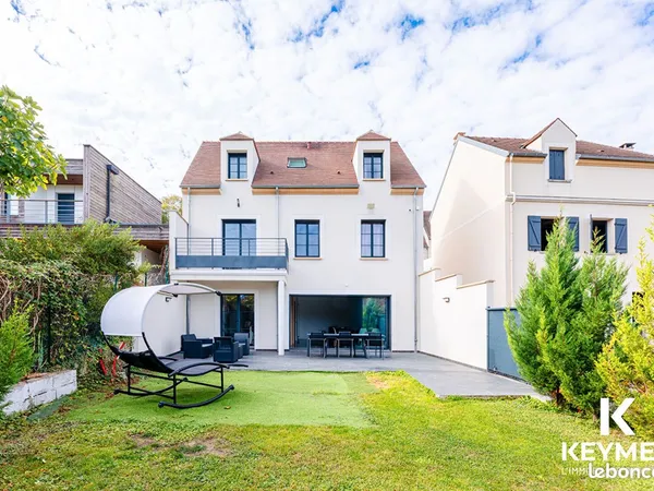 Maison 8 pièces 162 m²