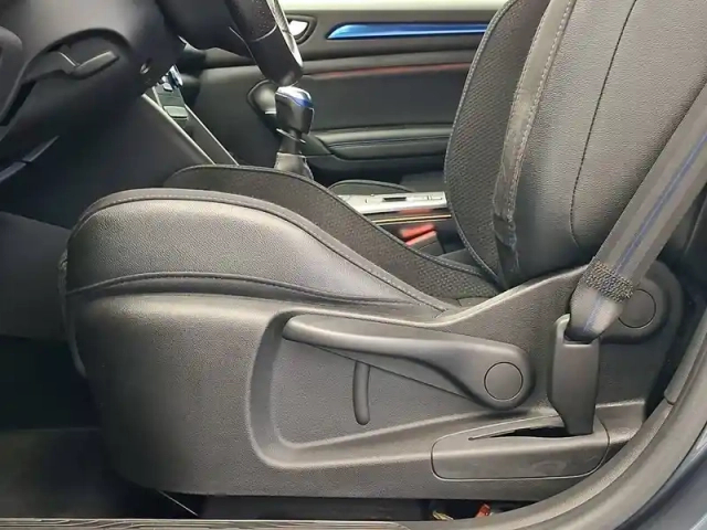 Renault Megane mégane iv berline tce 140 fap — photo 52