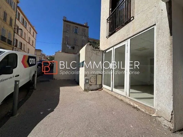 Local commercial 370 m²