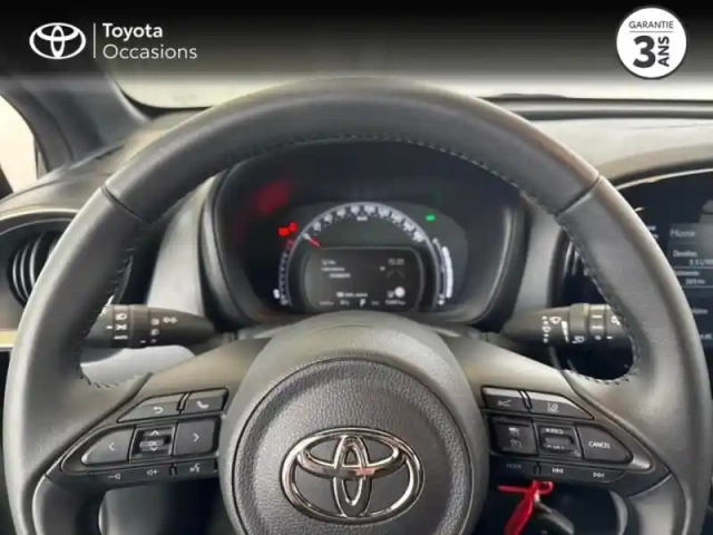 Toyota Aygo x 1.0 vvt-i 72ch design s-cvt my23 — photo 13