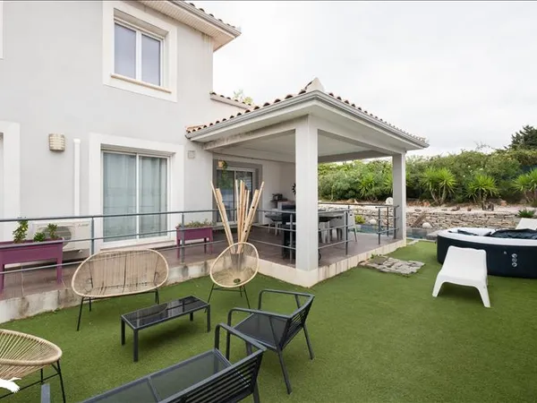 Villa de 6 pièces principales