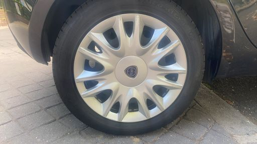 Lancia Ypsilon 1.2 69 - Gold – 2014 – 57800 km – Essence – Boîte Manuelle — photo 26