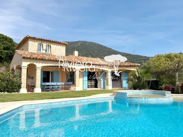 Propriété provençale avec vue mer et piscine !